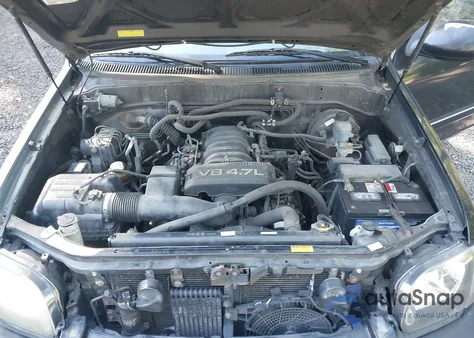 2005 Toyota Sequoia Sr5 V8 z USA, uszkodzony, nr VIN 5TDBT44A05S239823